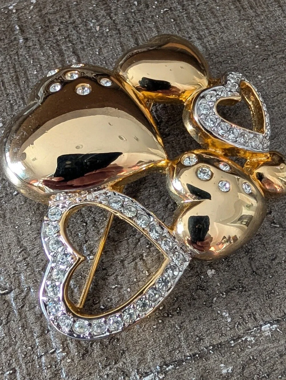 Vintage 3D Gold Tone Heart Cluster Brooch Adorned With Clear Rhinestones